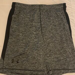 Under Armour Men's Large Black and Gray Athletic Shorts